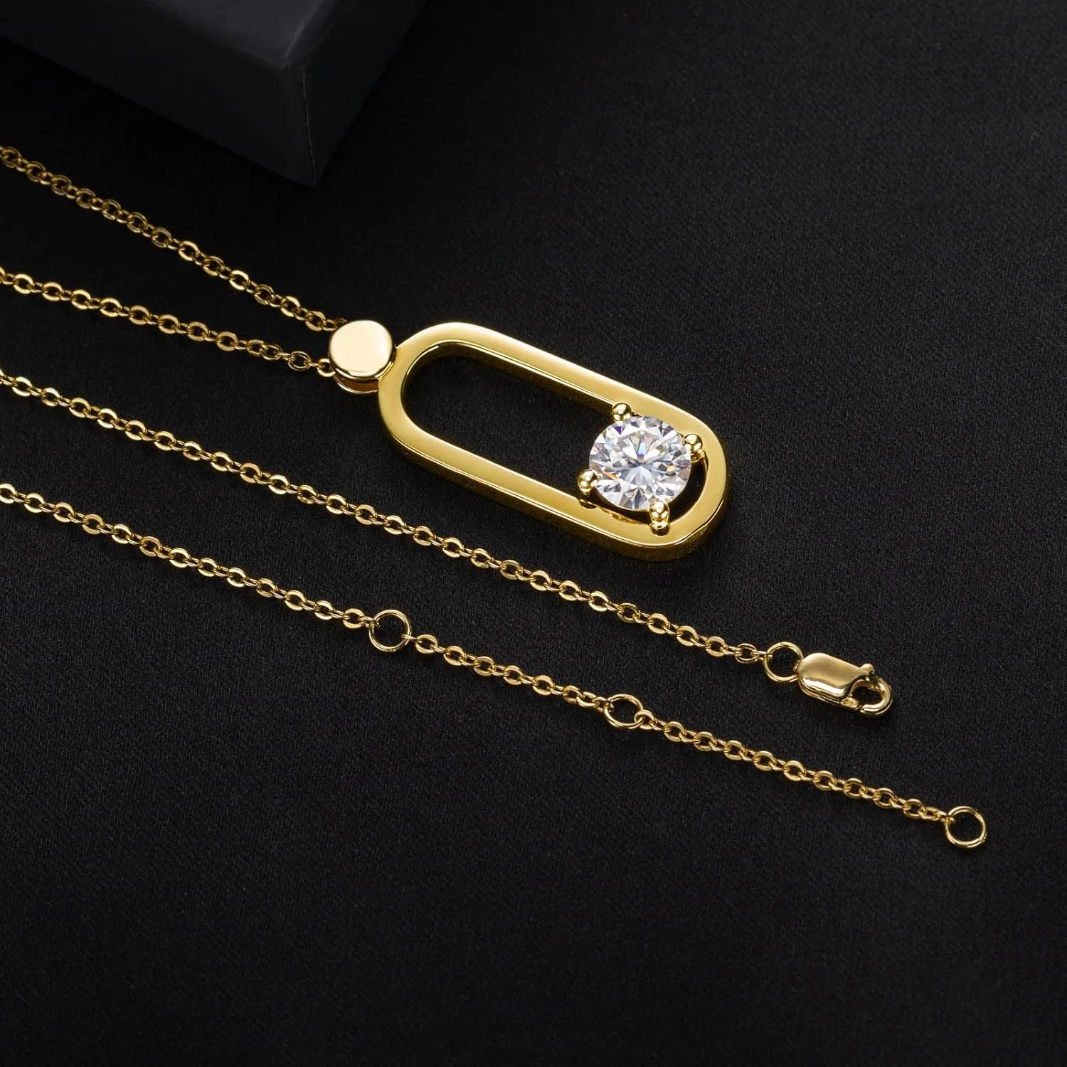 0.78cttw Moissanite 14K Gold Plated Rhodium Outline Circle Pendant Necklace Minimalist Design Halo Choker Necklaces for Women
