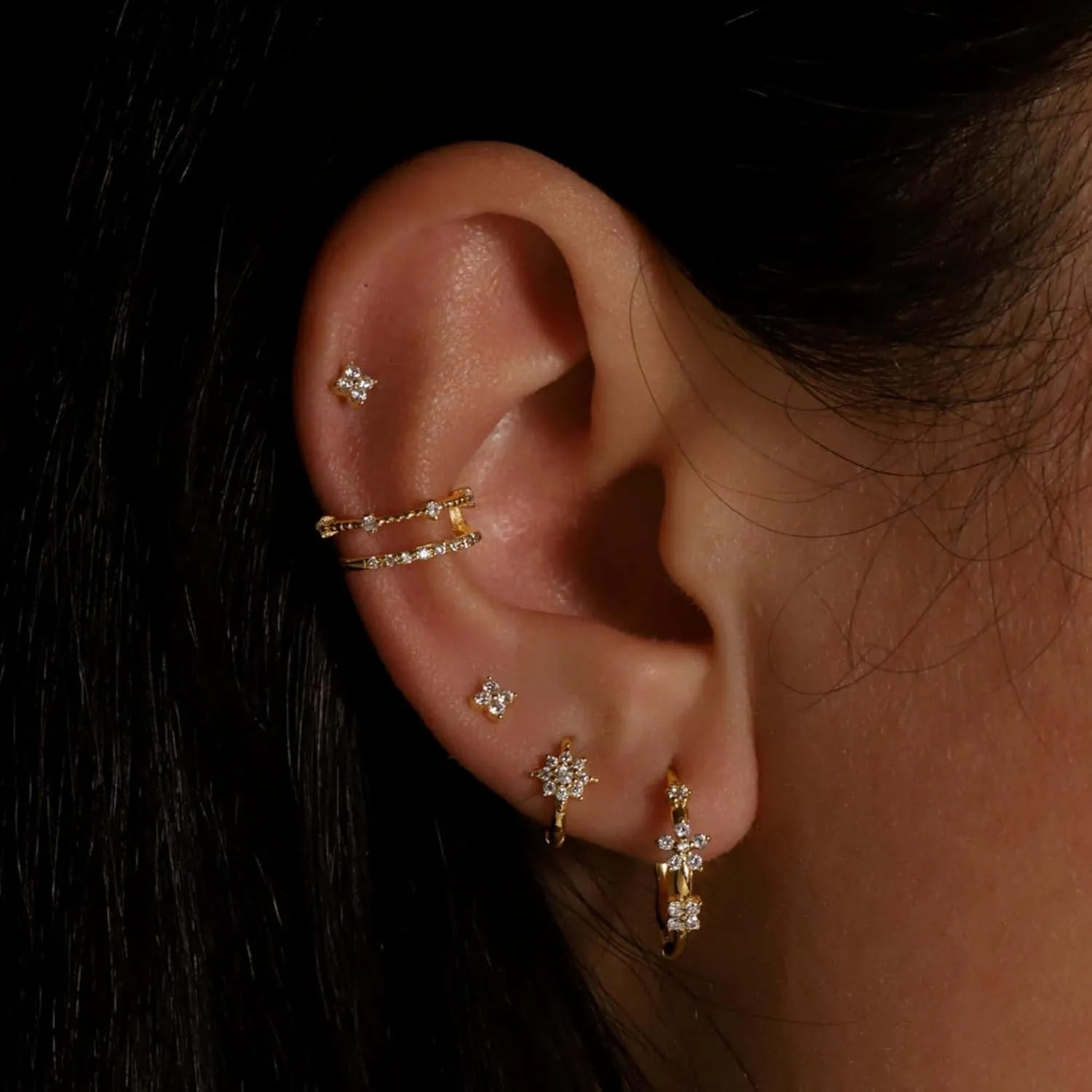 14k Gold Diamond (0.12ct) Flower Stud, Flower Shape Earring, Dainty Minimalist Earring, Tiny Floral Stud, Cartilage Earring, Gift for Women.