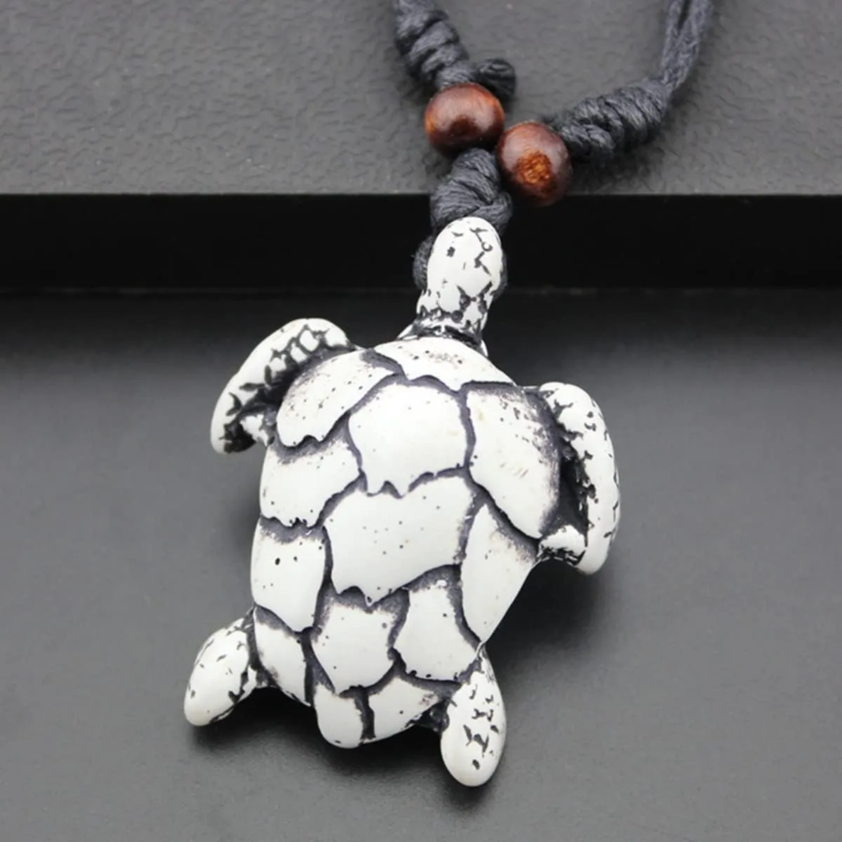 2Pcs Artificial Bone Carving Sea Turtle Pendant Necklaces - Yin Yang Tortoise Medallion Necklace - Hawaiian Animal Lucky Mascot Amulet for Women & Men