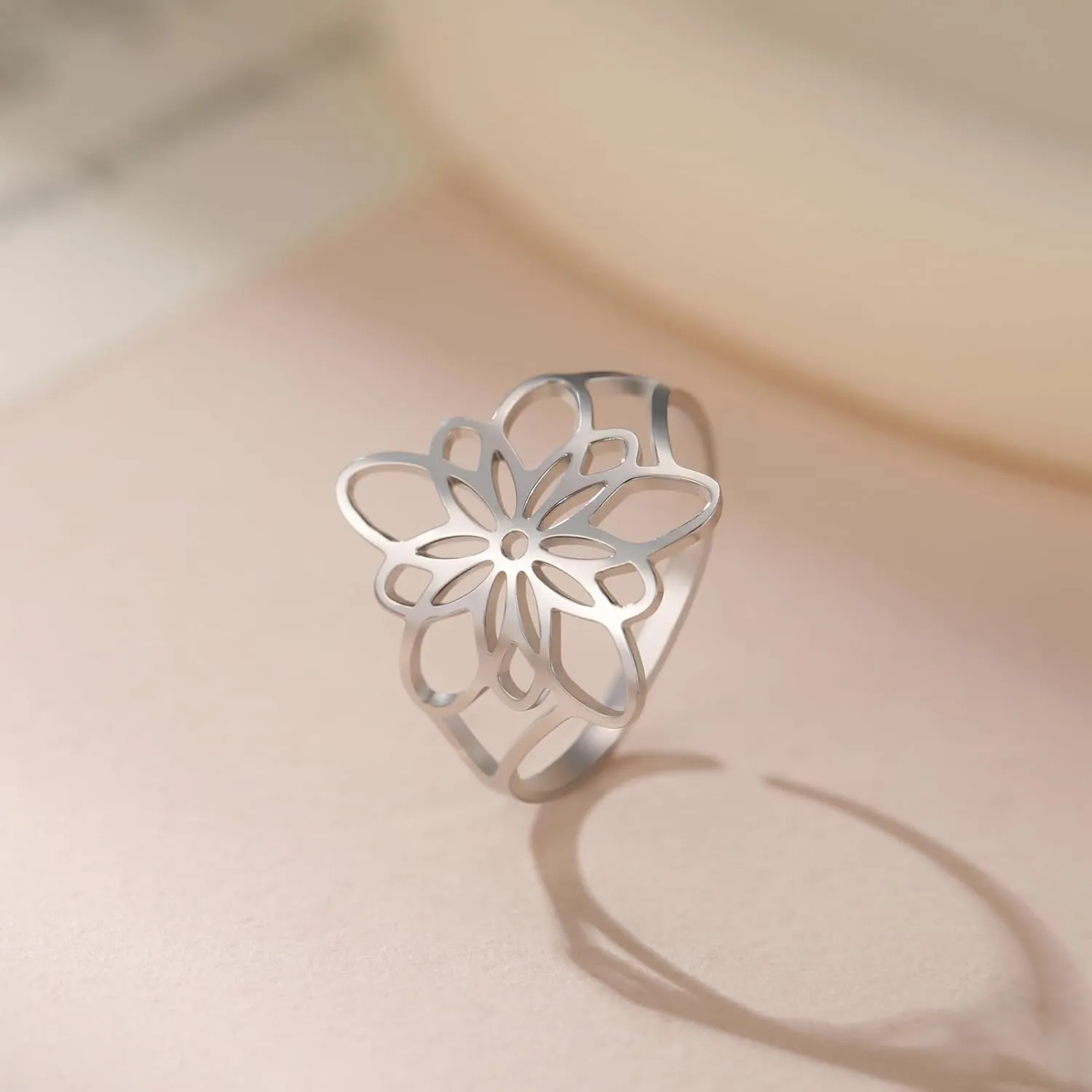 Amaxer Bohemian Filigree Flower Ring for Women Stainless Steel Cute Casual Finger Rings