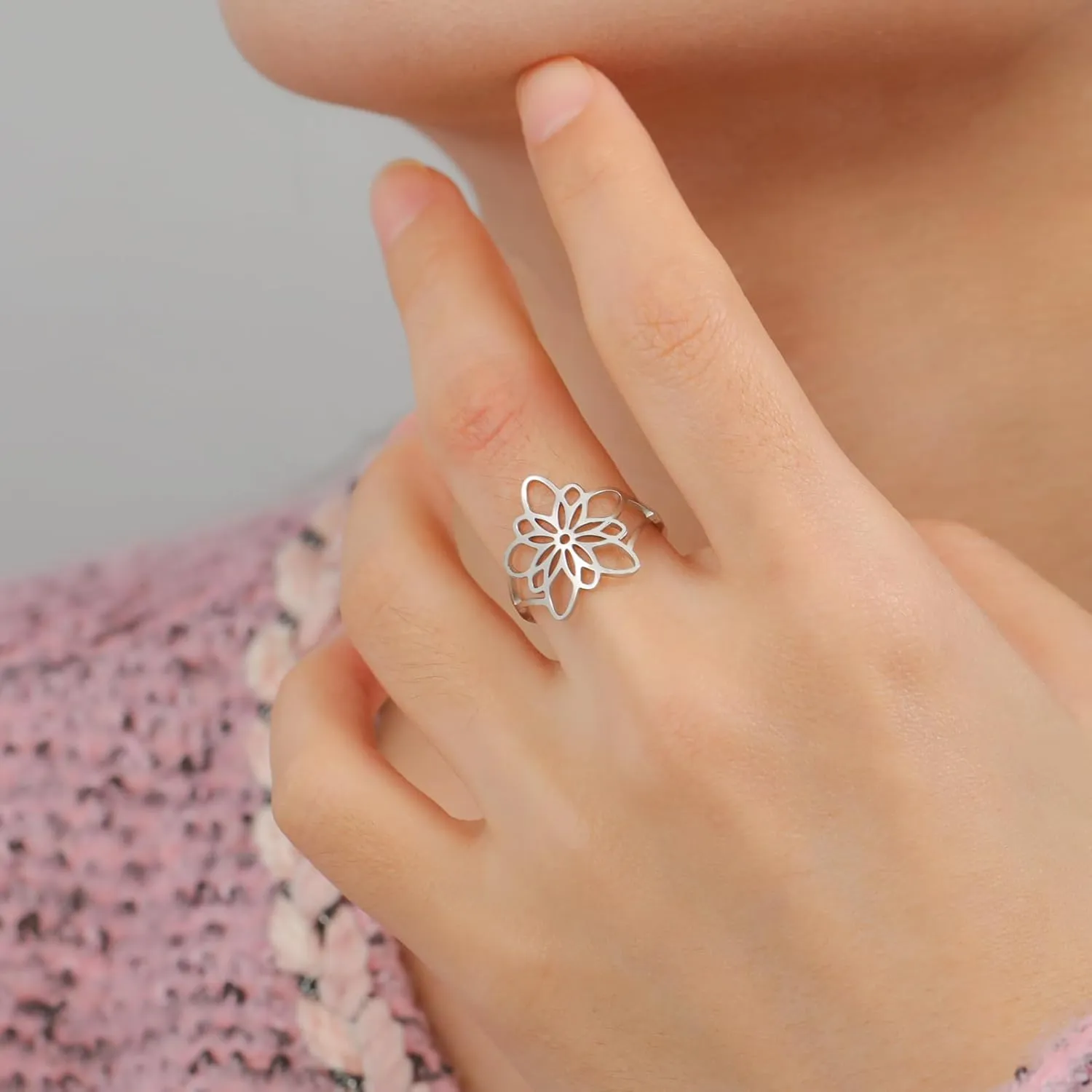 Amaxer Bohemian Filigree Flower Ring for Women Stainless Steel Cute Casual Finger Rings
