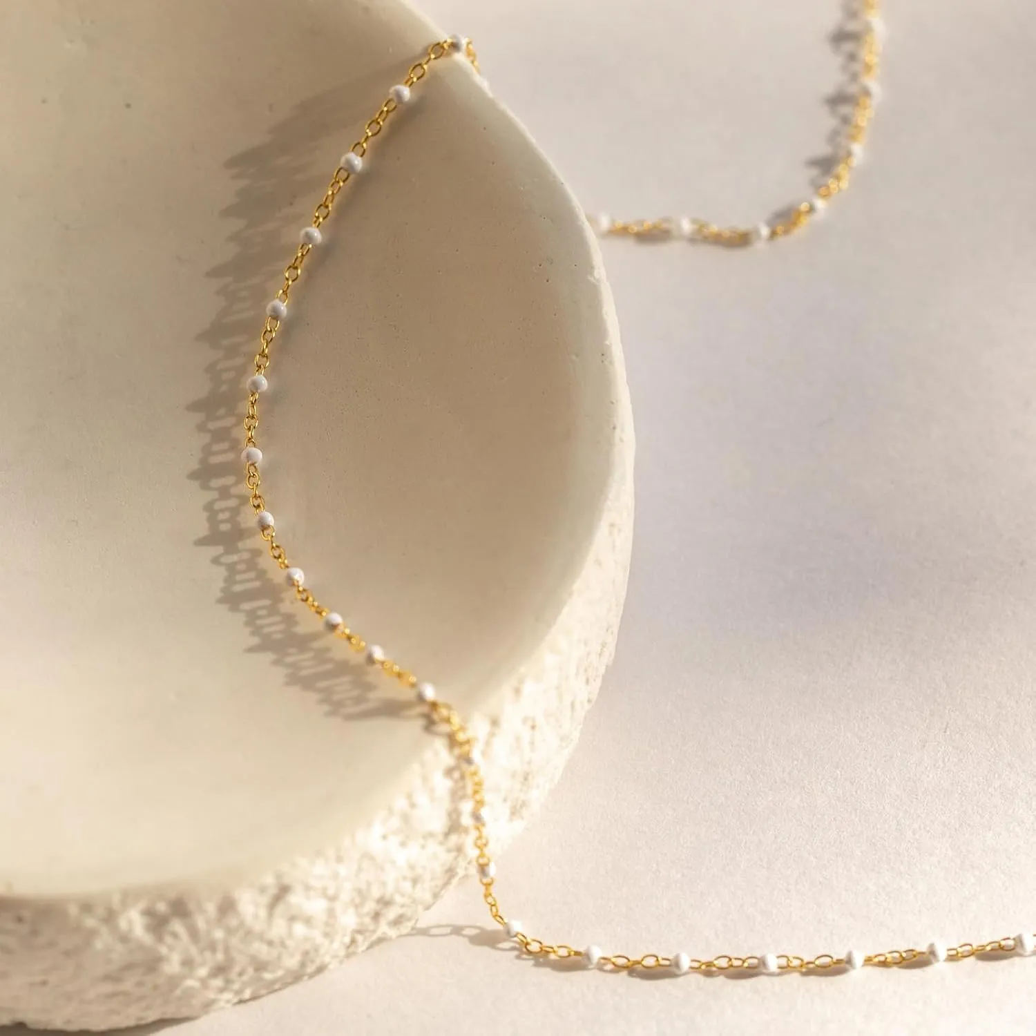 Boho Beaded Choker Necklaces for Women Trendy Gold Chain Necklace Dainty Gold Necklace Cute Rainbow Necklaces for Women