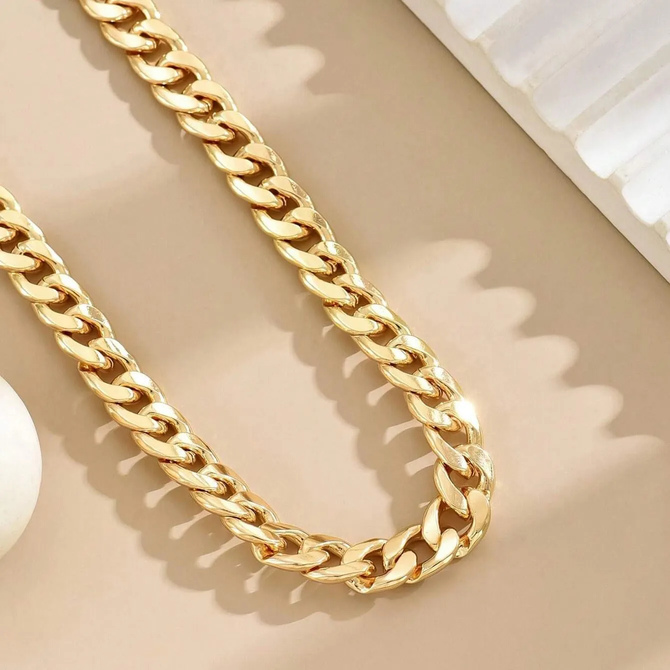 Chunky Gold Necklace for Women 18K Gold Plated Cuban Paperclip Choker Toggle Bar Clasp Necklaces Dainty Gold Chain Necklace Jewelry Gifts