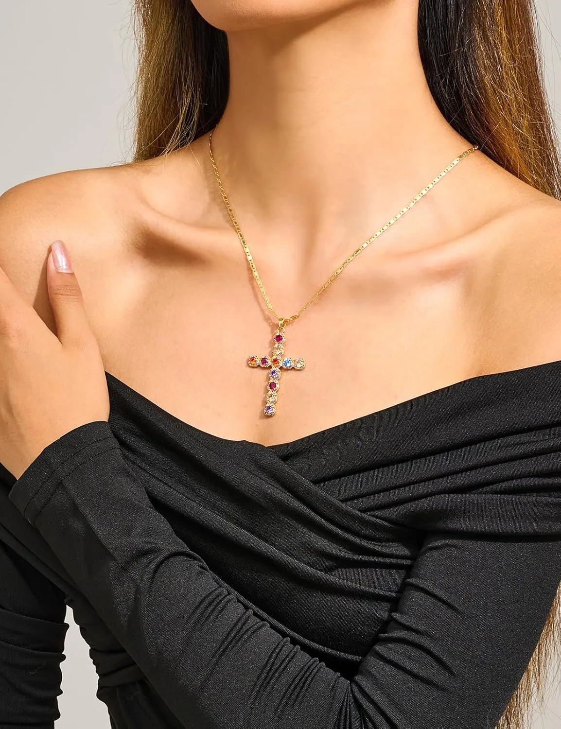 Cross Faith Pendant Necklaces for Women Trendy Gold Chain Cross Necklace Shiny Rhinestones Gold Charm Necklace Fashion Minimalist Faith Jewelry