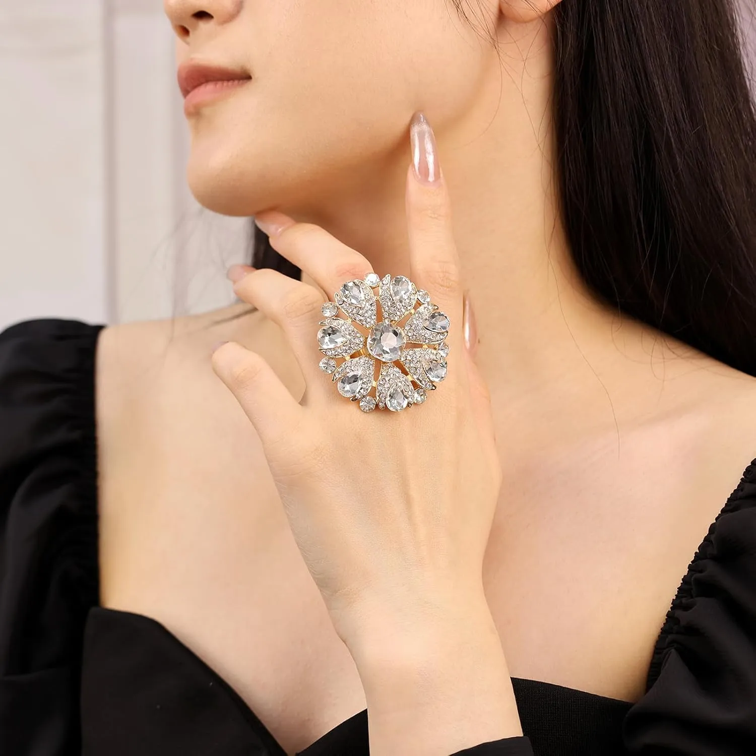 Elegant Big Crystal Ring for Women Gold Stacking Pearl Rhinestone Flower Rings Open Finger Adjustable Crystal Statement Ring Jewelry for Bridal Wedding