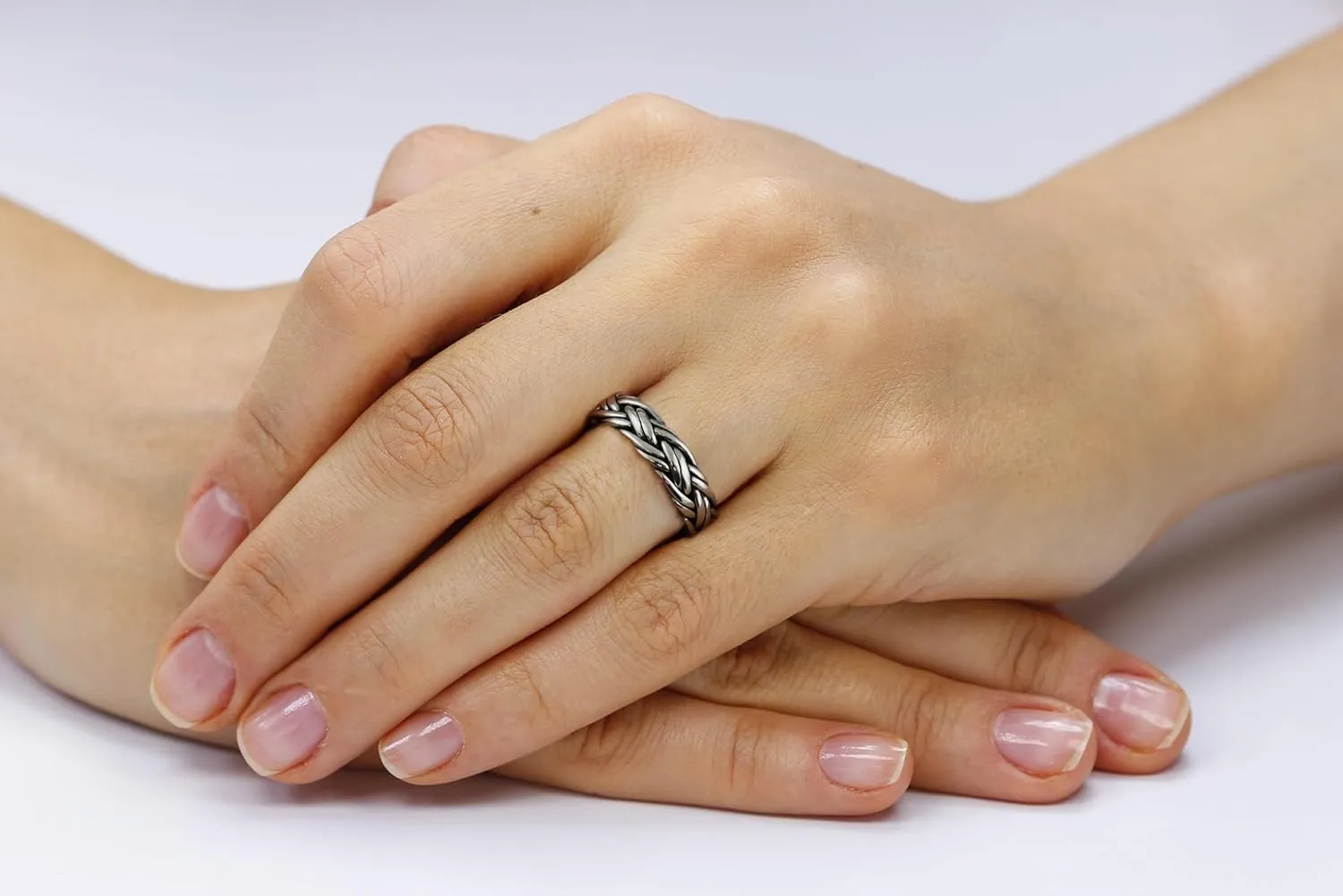 FashionJunkie4Life Sterling Silver 5mm Braided Ring Band - Unisex - Sizes 8-17