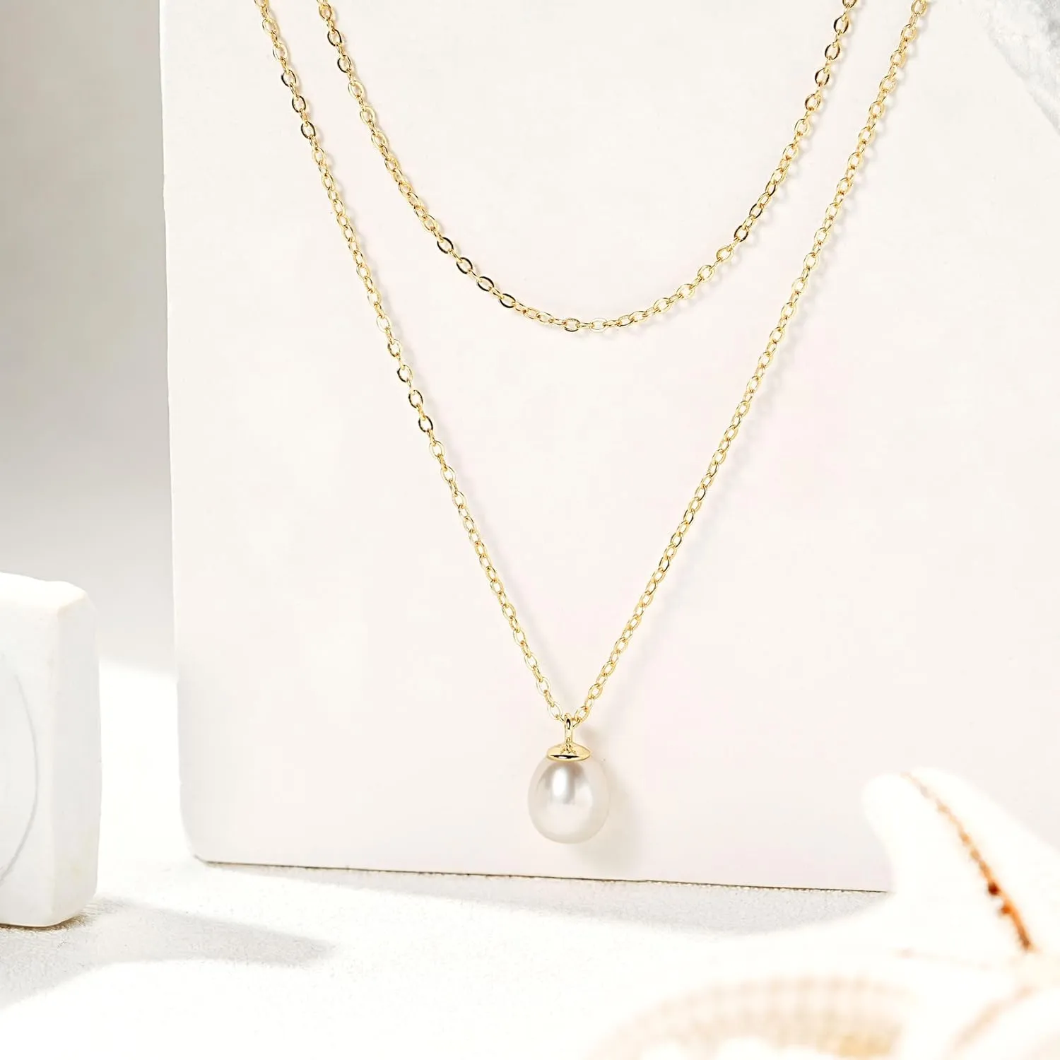 Freshwater Pearl Necklaces for Women, 14K Gold Plated Layered Pearl Necklaces Trendy Simple Chain Necklace for Women Gold Jewelry Gifts