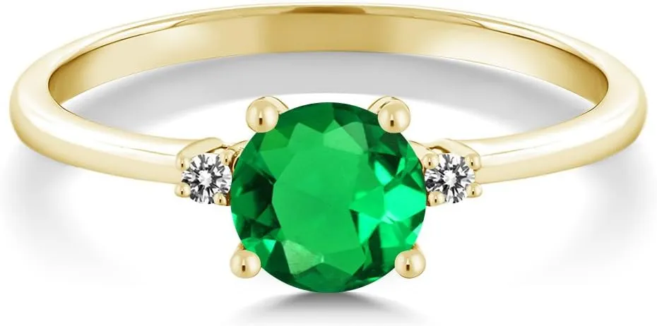 Gem Stone King 10K Yellow Gold Green Nano Emerald and White Diamond Solitaire Engagement Ring For Women (0.80 Cttw, Round 6MM, Gemstone May Birthstone, Available in Size 5,6,7,8,9)
