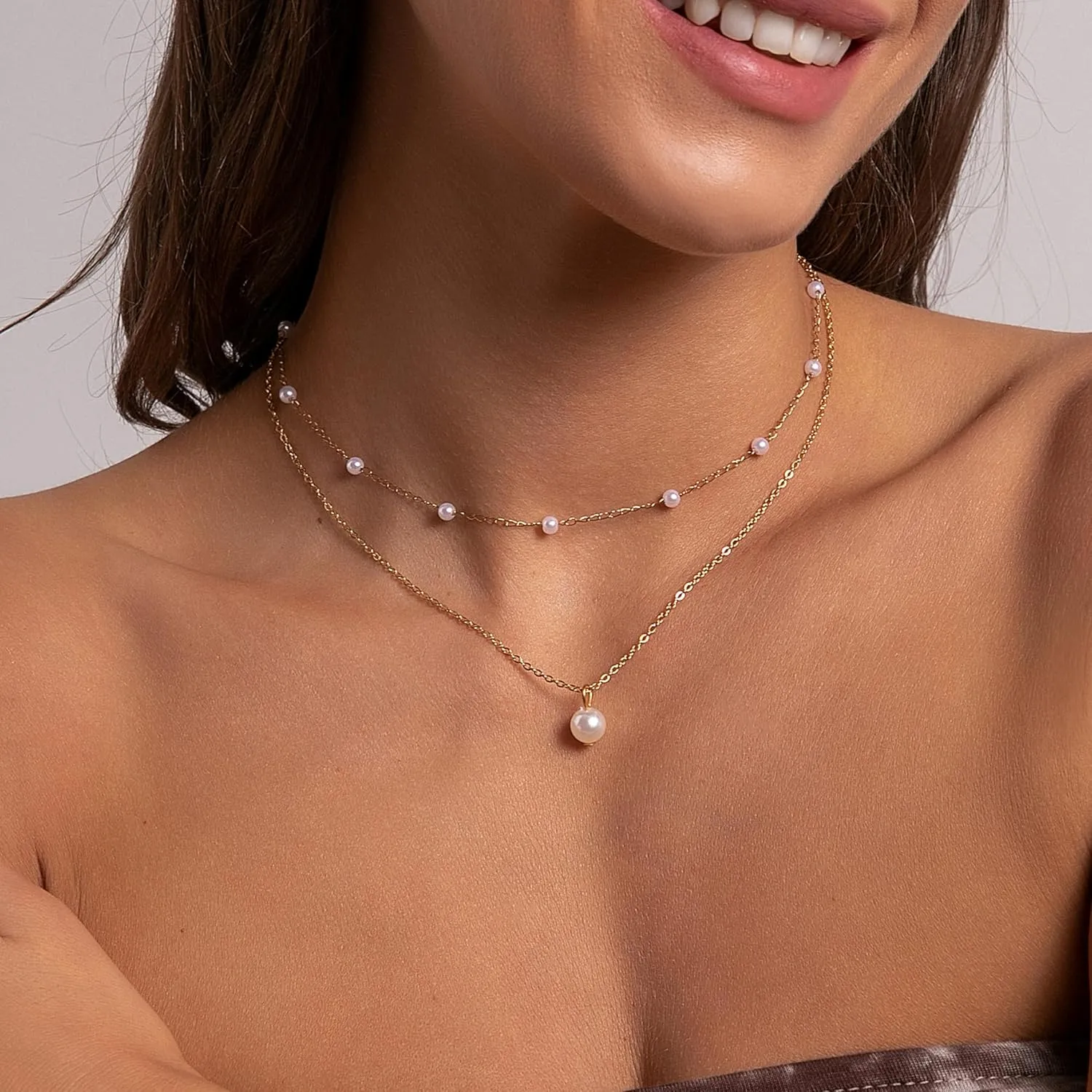 Gold Pearl Necklaces for Women, 18K Gold Plated Layered Necklace for Women Dainty Pearl Choker Necklace Pendant Trendy Simple Jewelry Gifts