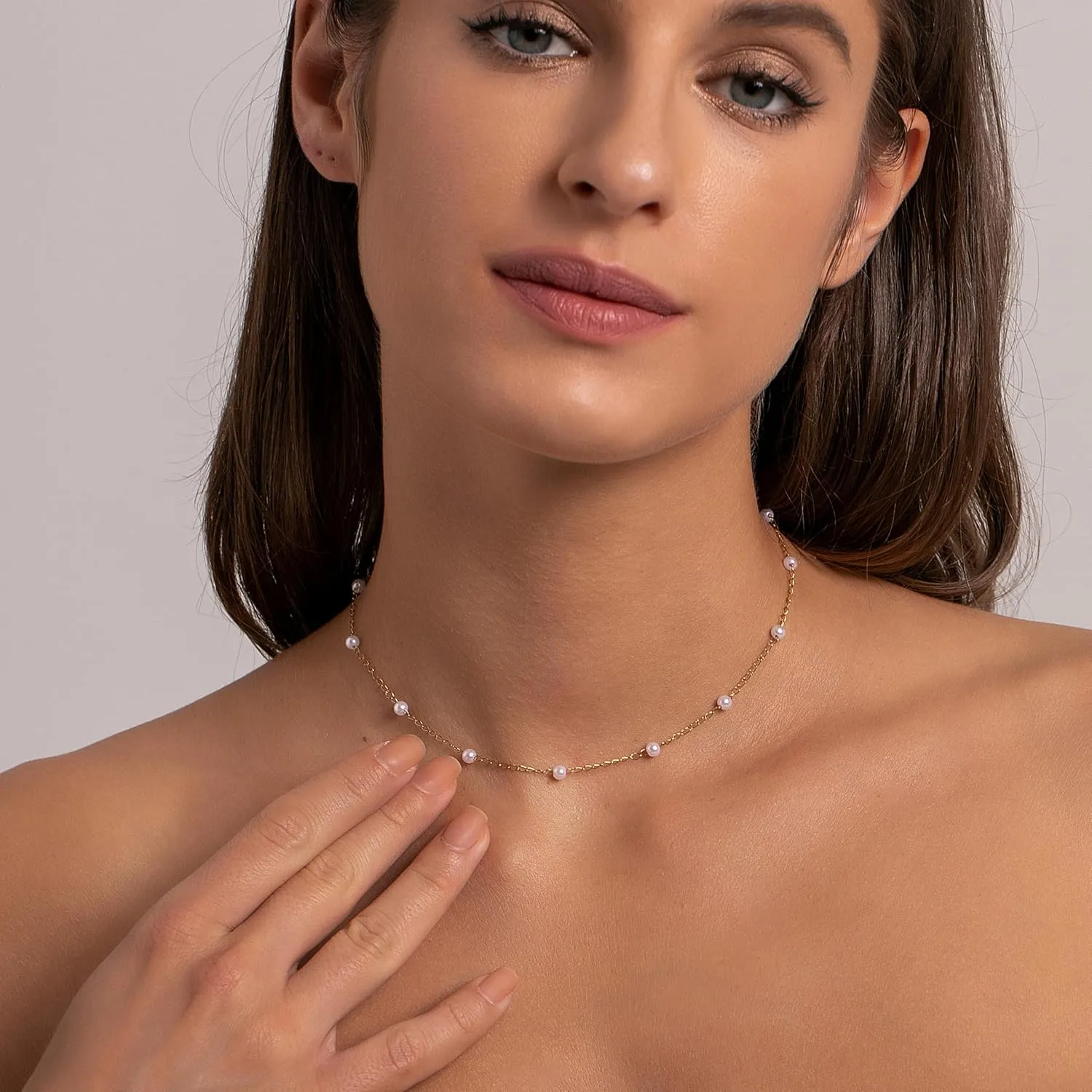 Gold Pearl Necklaces for Women, 18K Gold Plated Layered Necklace for Women Dainty Pearl Choker Necklace Pendant Trendy Simple Jewelry Gifts