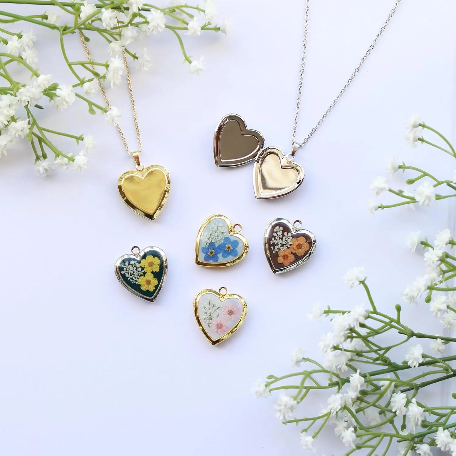 Handmade Heart Shaped Dried Pressed Forget Me Not Flower Photo Locket Pendant Necklace (Gold, Yellow Flower on Dark Green)
