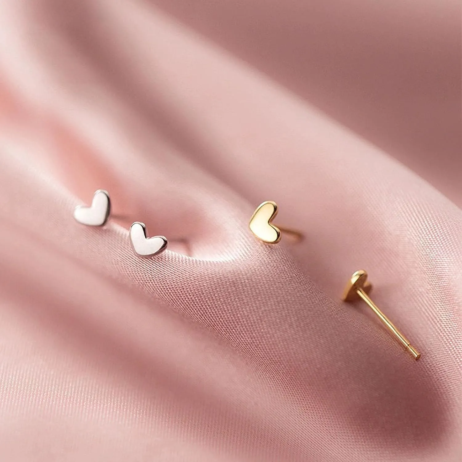 Mini Heart Stud Earrings, Hypoallergenic Tiny Small Cartilage Tragus Stud Earrings for Women Silver/Gold
