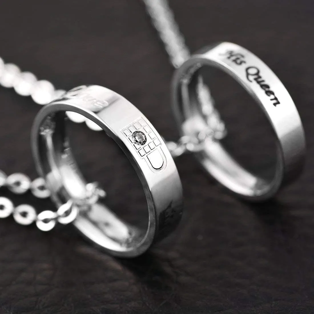 MJartoria Matching Necklaces for Couples-His and Her Engraved Ring Pendant Necklaces Anniversary Valentines Gifts for Boyfriends Girlfriends