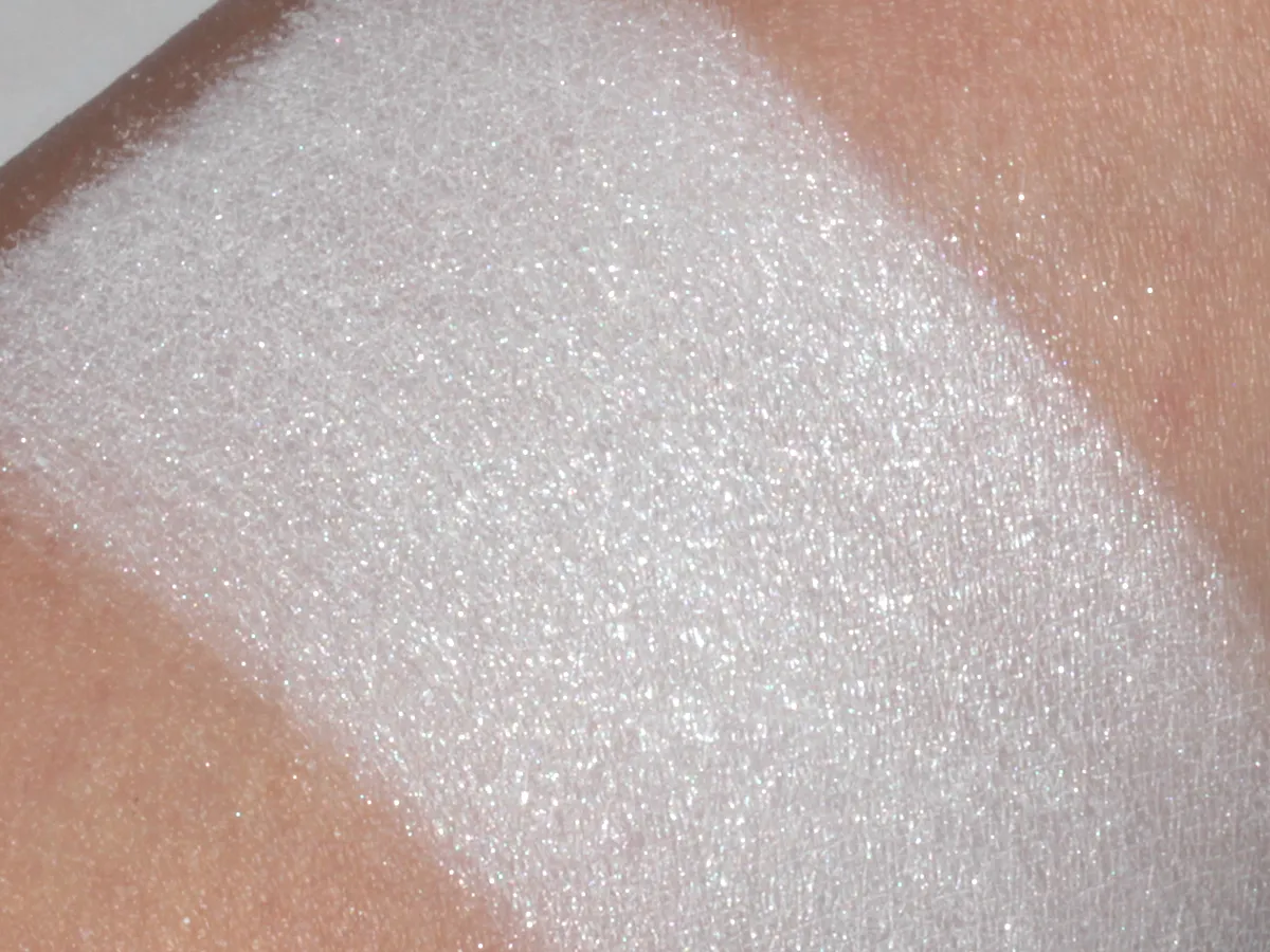 "Snow" - Mineral Eyeshadow