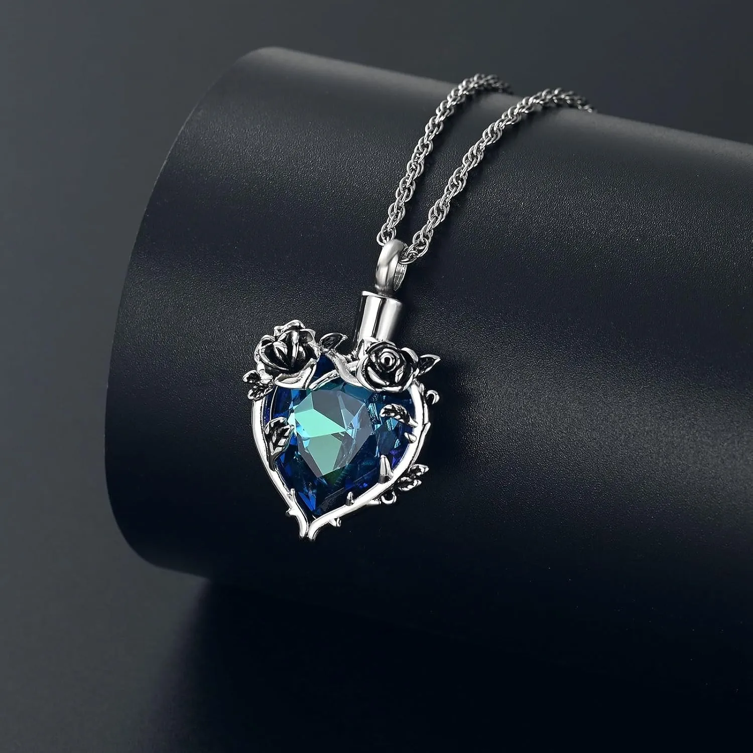 shajwo Cremation Jewelry Rose Flower Heart Urn Necklaces for Ashes for Women Memorial Human Ashes Pendant