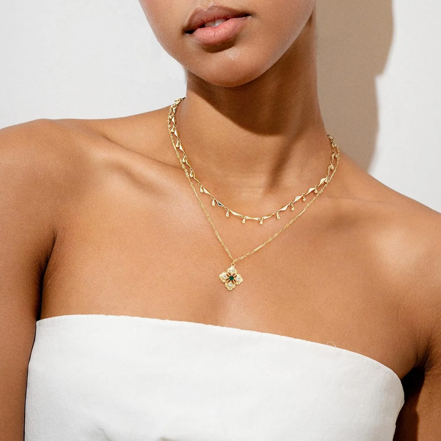 VALLOEY ROVER Gold Clover Necklace, Layered Necklaces for Women 14K Gold Plated Dainty Clover Pendant Necklace Set Link Chain Choker Necklaces Stackable Simple Gold Jewelry for Women