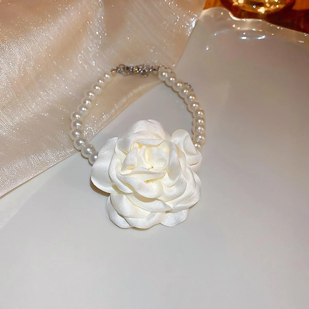 Vintage Imitation Pearl Bracelet with Rose Flower Charm Dainty Pearl Wrist Band Boho Rose Hand Accessories for Women Bridal Wedding Prom Festival