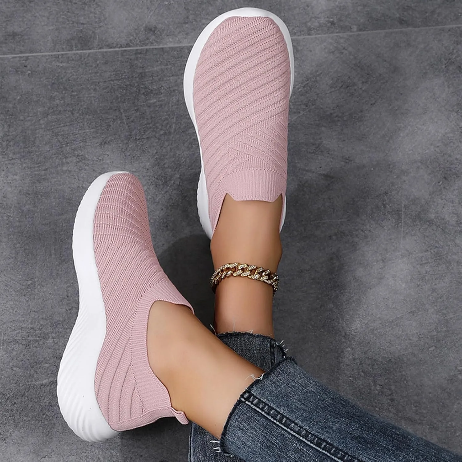 Walking Shoes Women Slip On Knit Mesh Running Sneakers Lightweight Comfort Breathable Sneakers with Arch Support