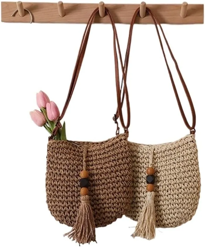 Women's wooden bead tassel straw bag, one-shoulder vacation leisure commuting all-match tote bag(Brown)